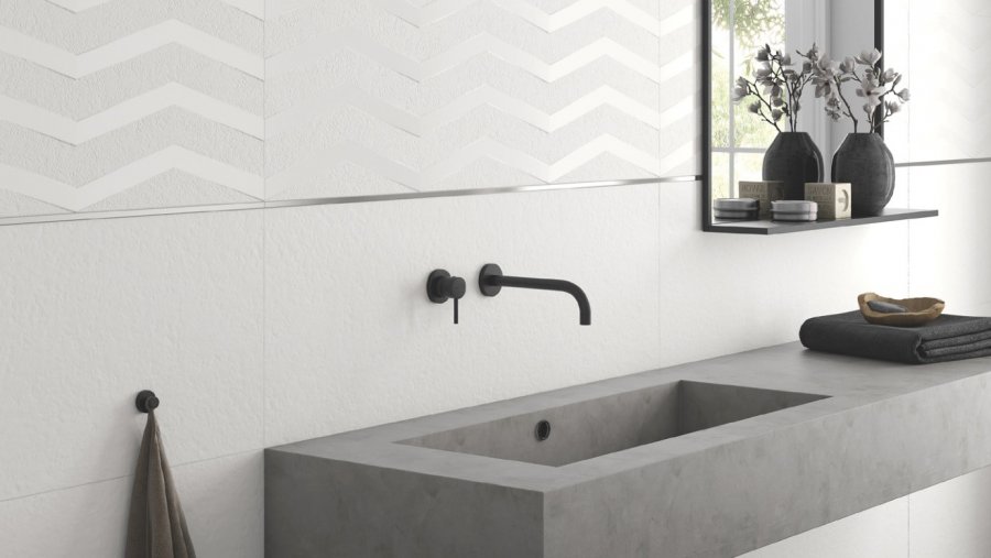 černobílá koupelna