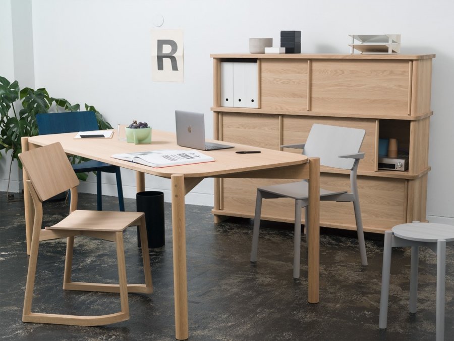 stůl v japonském stylu