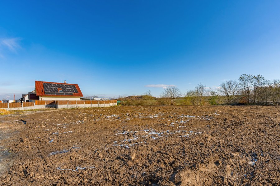 stavební pozemek za Prahou