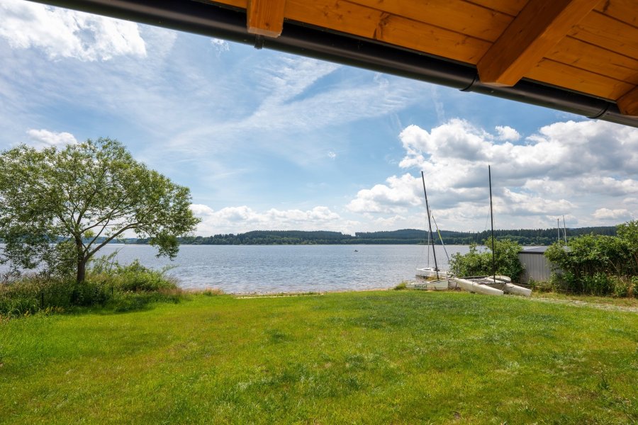 dům a pozemek na prodej na břehu jezera Lipno