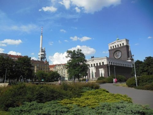 Jiřího z Poděbrad: srdce Vinohrad, kde se potkává gastronomie, kultura i městský život