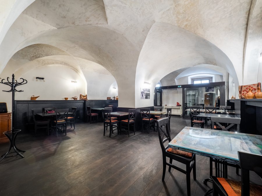 restaurace na Malé straně k pronájmu