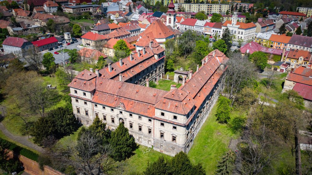 Pohádkové bydlení aneb jak v Česku sehnat zámek