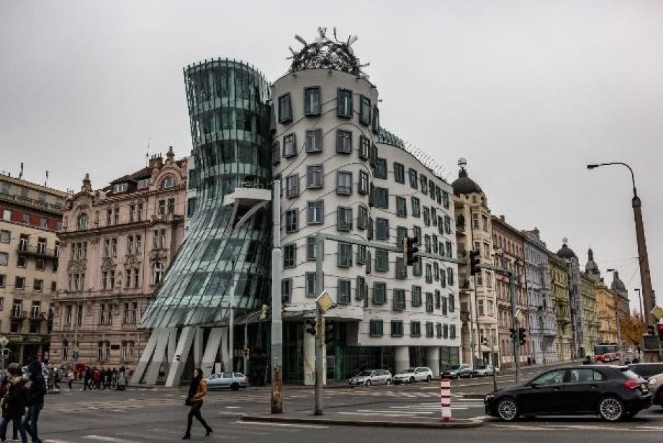 tančící dům v Praze