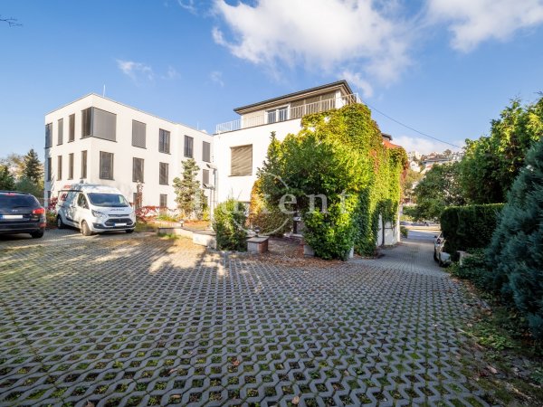 Prodej vily, 880 m2, na pozemku 889 m2, Praha 8 -
