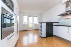 kuchyne se vstupem na terasu