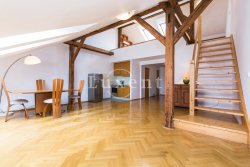 obyvaci cast a schody