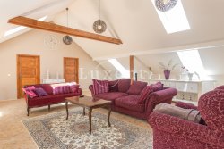 spolecenska mistnost s posezenim