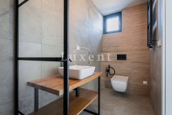 koiupelna s umyvadlem