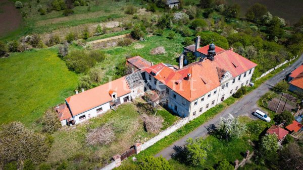 Prodej barokního zámku Brody u Podbořan, 12250 m2,