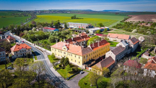 Prodej barokního zámku Cítoliby, 10559 m2,