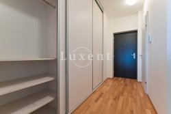 chodba s uloznym prostorem