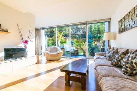 obyvaci pokoj se zahradkou