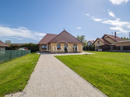 chodník