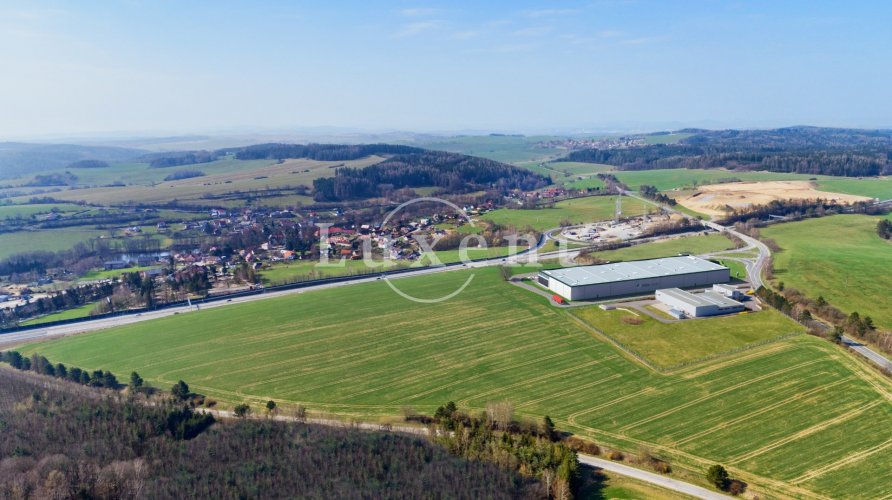 Pronájem skladového prostoru, 5643 m2, Ostředek