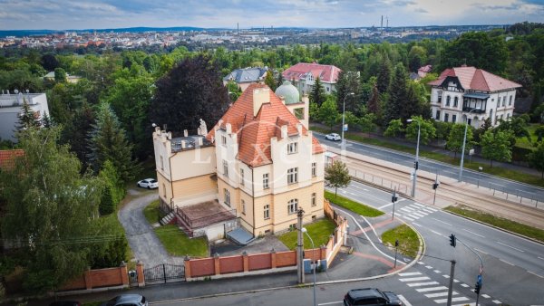 Prodej secesní vily, 746 m2, na pozemku 1 373 m2,