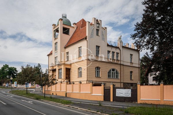 Prodej secesní vily, 746 m2, na pozemku 1 373 m2,