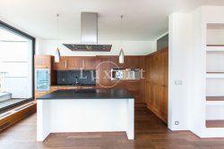 kuchyně s ostrůvkem