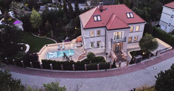 Prodej exkluzivní vily 7+kk, 500 m2 na pozemku