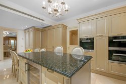 vestavěné skříně 