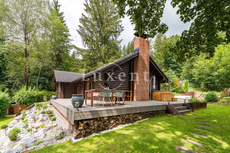 Sale of a luxury log cabin 3+kk/T/anchorage, 157,7 sqm, plot 1.073 sqm - Lipno nad Vltavou, okr. Český Krumlov