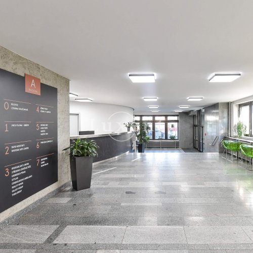 A commercial unit for rent, 900 sqm, Hradčanská Office Center, Prague 6 - Bubeneč