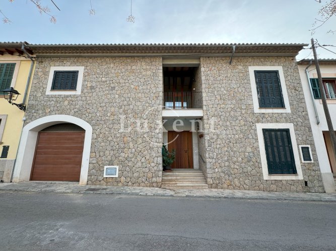 For sale cozy townhouse with swimming pool, 5+kk/T/G, 260 m², Esporles - Mallorca