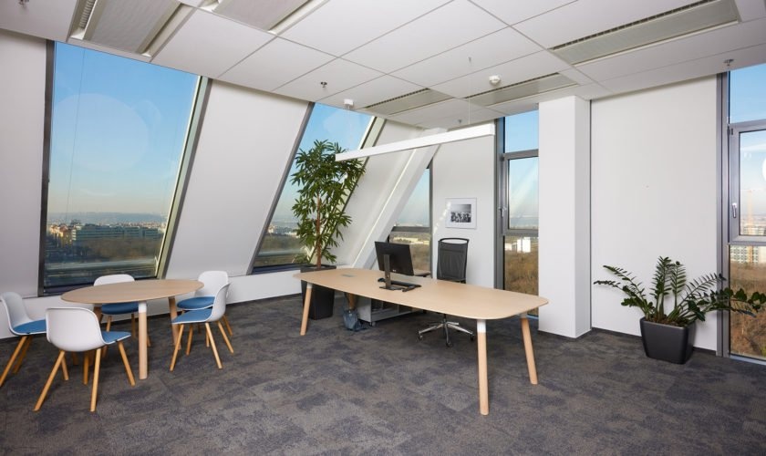 An attractive office for rent, 447 sqm, Prague 3