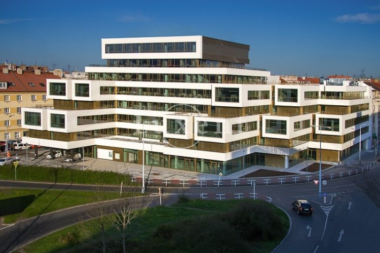 Rent of a commercial premise, 630 sqm, Qubix, Praha 4