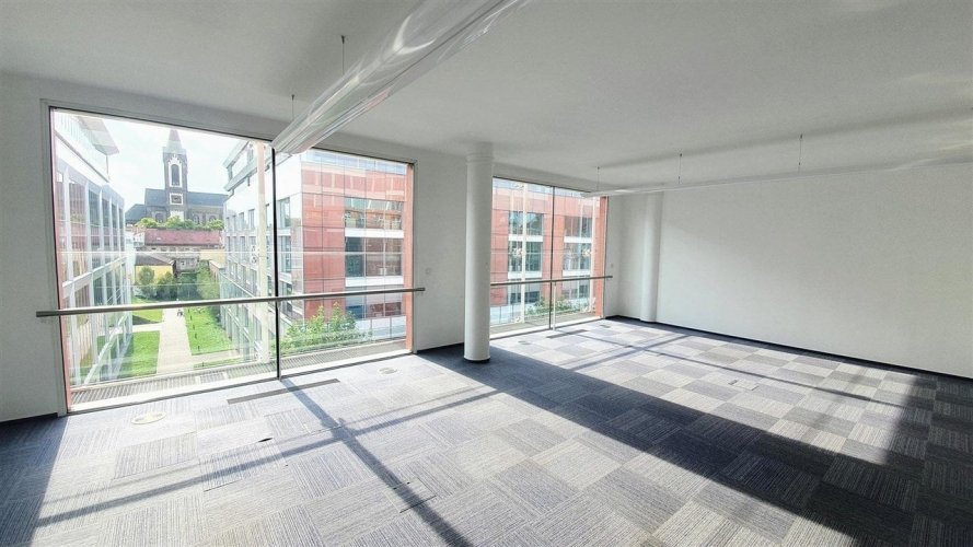 Rent of a commercial unit, 388 sqm, Corso Karlín, Praha 8