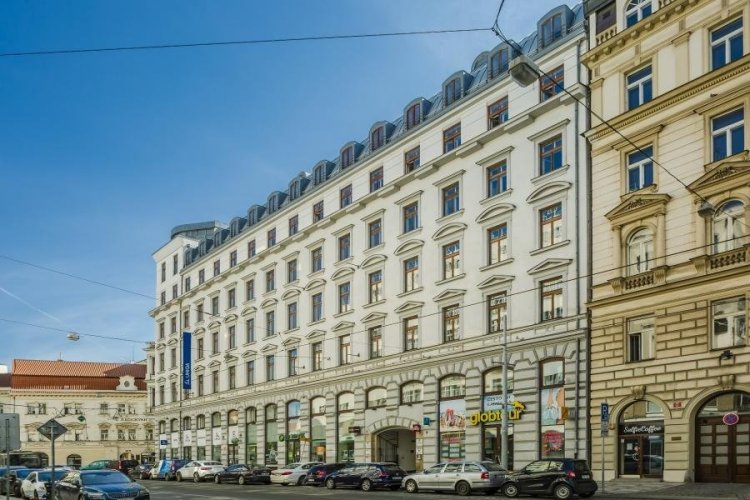 Rent of a commercial unit, 218 sqm, Lazarská business centre, Prague 1