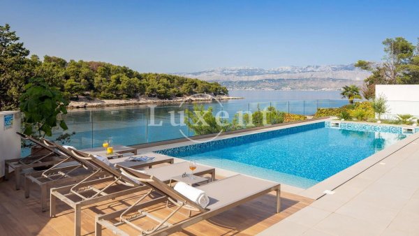 Prodej luxusní vily 7+kk, 300 m2, ostrov Brač,