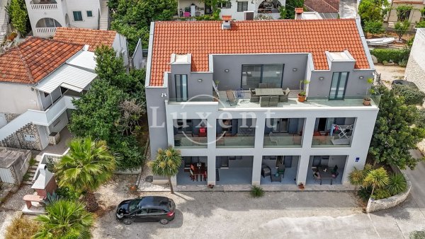 Prodej apartmánového domu 525 m2, ostrov Brač,
