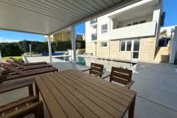 pergola