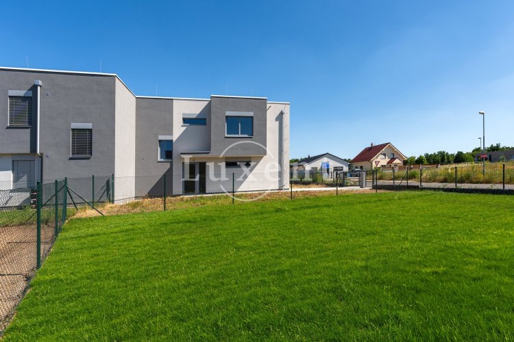 Sale family house, 4+kt, 174 sqm, with terrace, on plot of 442 sqm, Chýně, Prague-west