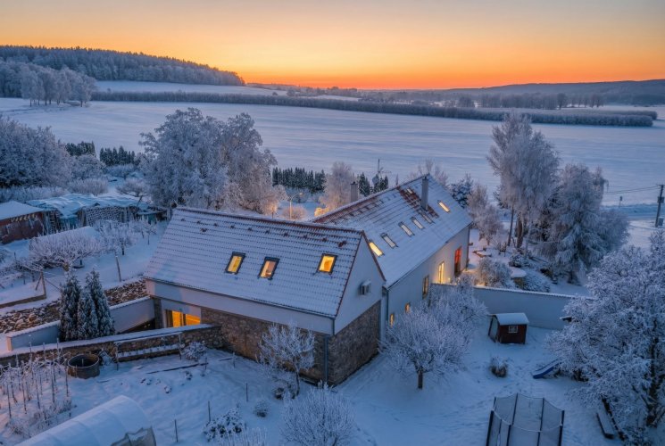 Sale of a recreational house 8+1, floor area 580 m², land 2,913 m², Kvítkovice, České Budějovice