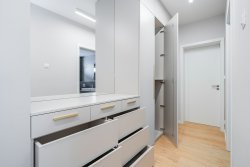 vestavěné skříně