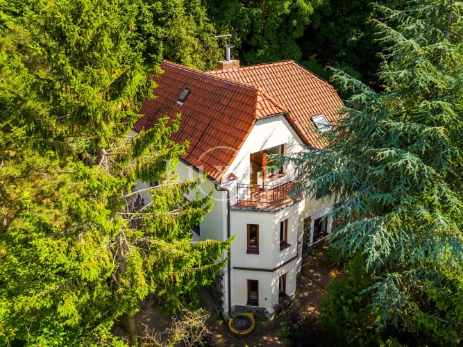 Sale of a villa, 239 m², on a plot of 1644 m², Prague 4 - Modřany