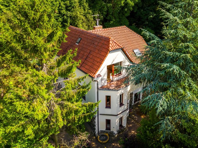 Sale of a villa, 239 m², on a plot of 1644 m², Prague 4 - Modřany