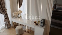 luxusní stůl z travertinu