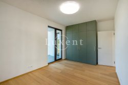 vestavěné skříně