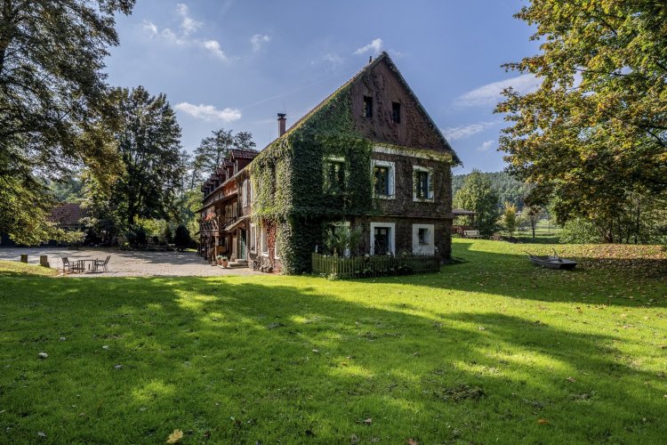 Sale of a family residence with a historic water mill, a pond and extensive land, 15ha, Stříbrná Skalice, Prague East