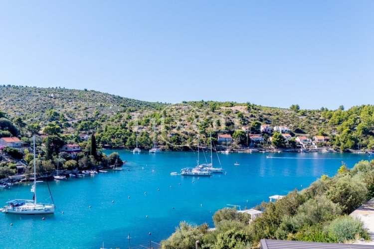 Prodej  jedinečného domu s výhledem na moře 200 m², Brač, Chorvatsko