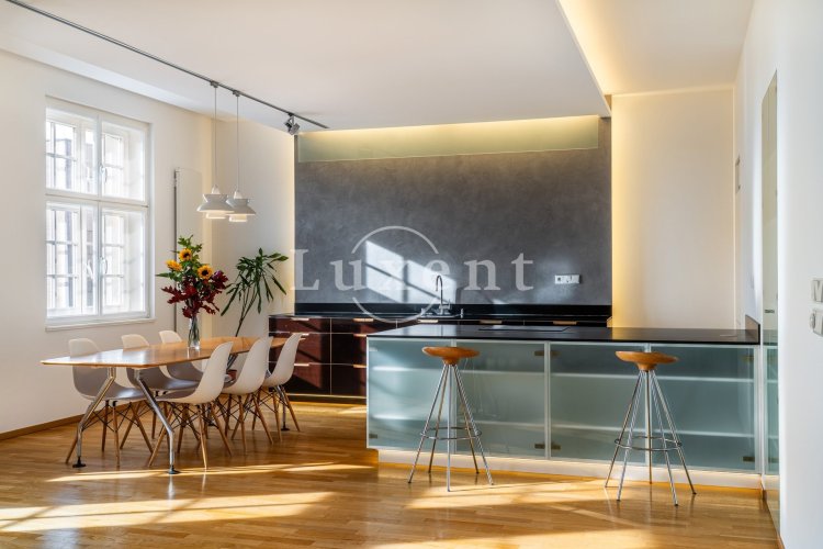 Prodej světlého zrekonstruovaného bytu 3+kk/B, 126 m², Holešovice, Praha 7