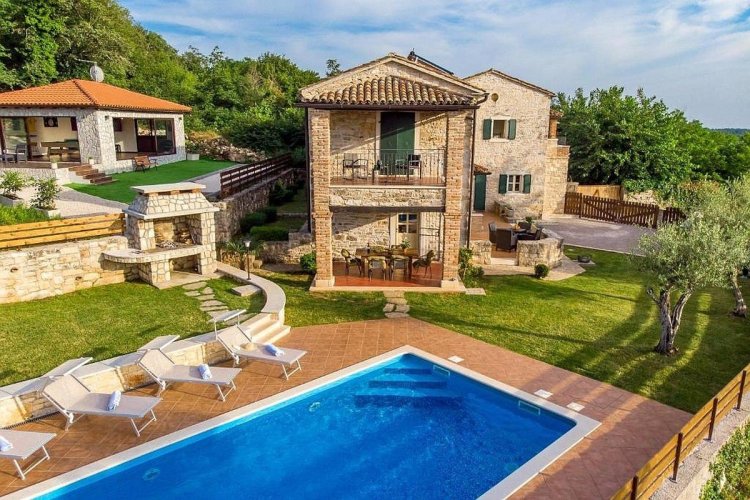 Sale of authentic Istrian stone villa with pool and spacious garden, Tinjan, Croatia
