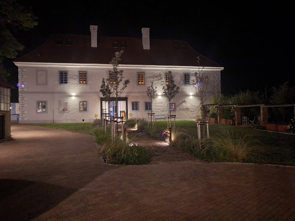 prodej-naprosto-unikatni-barokni-schwarzenberske-fary-pobliz-ceskych-budejovic-1-114-m2-46243b (2)