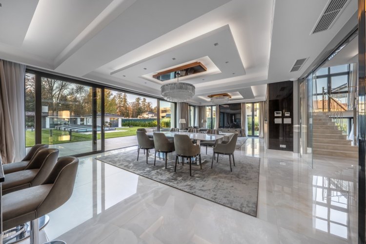 Luxury villa for sale, 590 m² with private wellness area, on a plot of 2,287 m², Průhonice, Prague-West