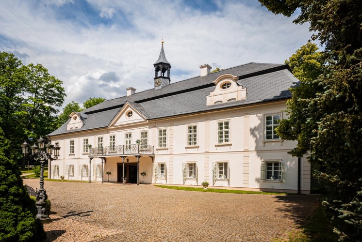 Sale of an exceptional chateau in the picturesque landscape of the Central Bohemian Region near the Vltava River