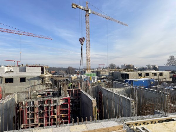 pohled na stavbu zhora